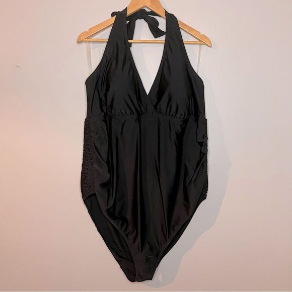 #91 Beach Bump PLus Size Smocked Waist Maternity One Piece Swimsuit UPF 50+ - Picture 2 of 10